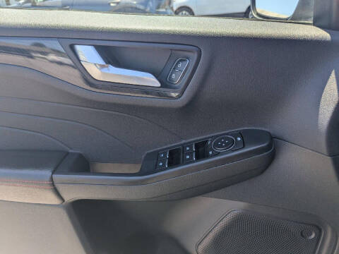 2025 Ford Escape ST-Line Select