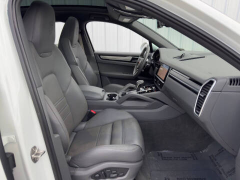 2023 Porsche Cayenne E-Hybrid Coupe