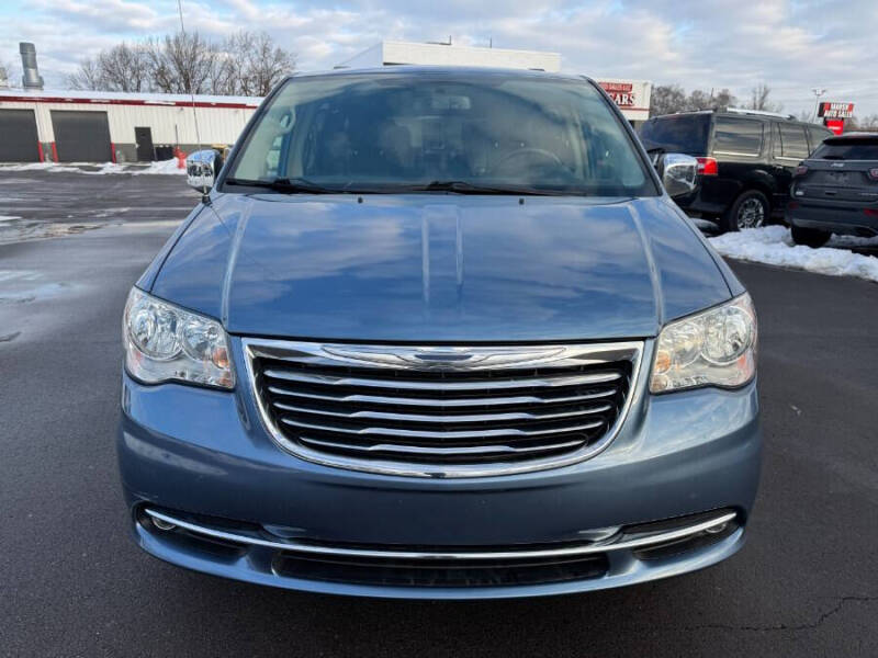 2011 Chrysler Town and Country Touring-L