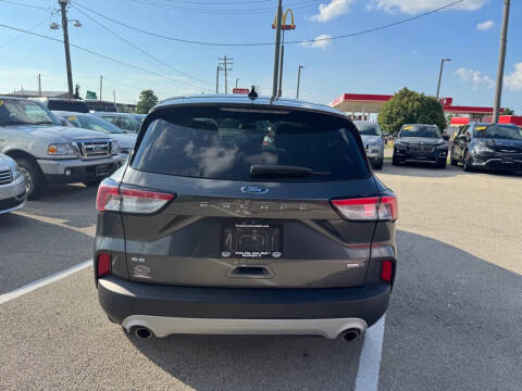 2020 Ford Escape SE