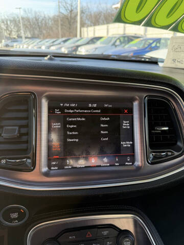 2018 Dodge Challenger 392 HEMI Scat Pack Shaker