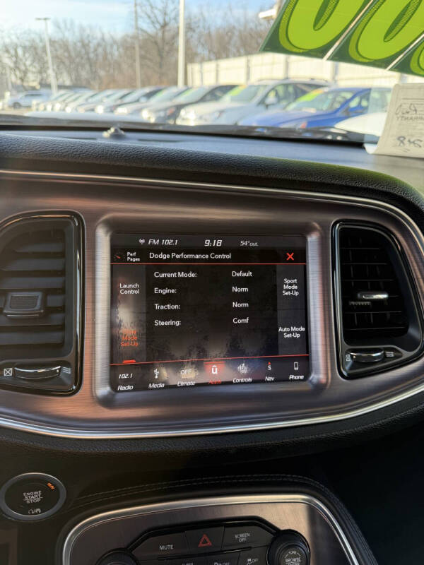 2018 Dodge Challenger 392 HEMI Scat Pack Shaker