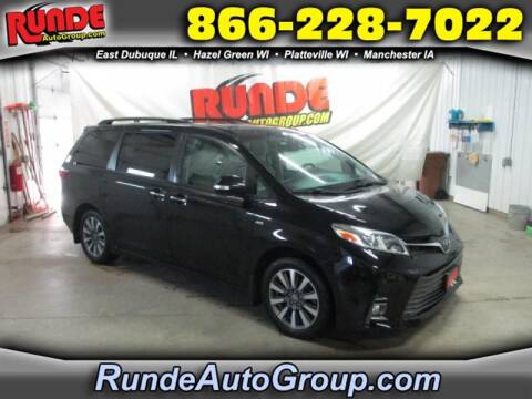 2020 Toyota Sienna for sale at Runde PreDriven in Hazel Green WI