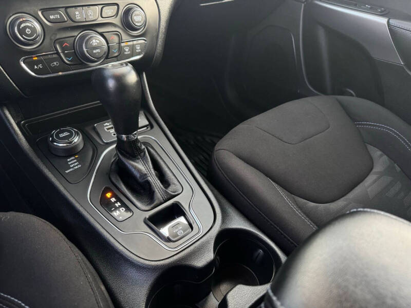 2022 Jeep Cherokee X