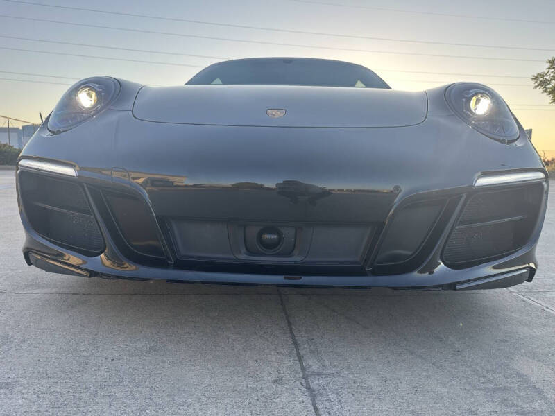 2017 Porsche 911 Carrera GTS
