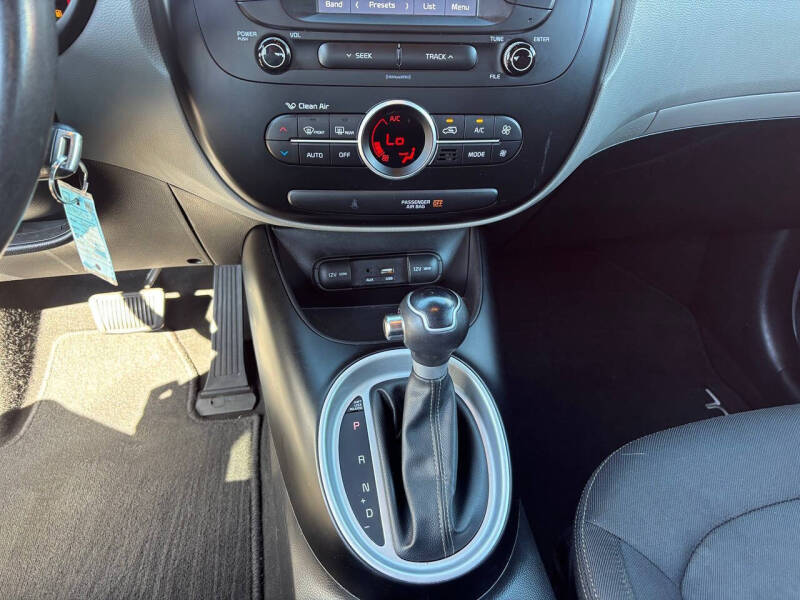2017 Kia Soul +