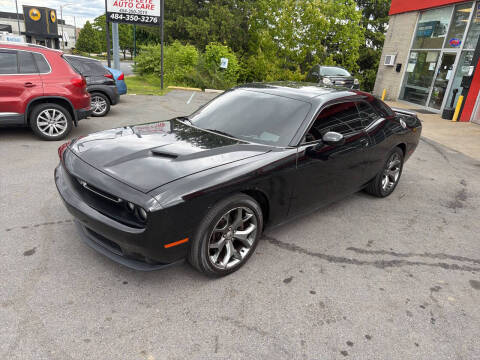 2017 Dodge Challenger SXT Plus