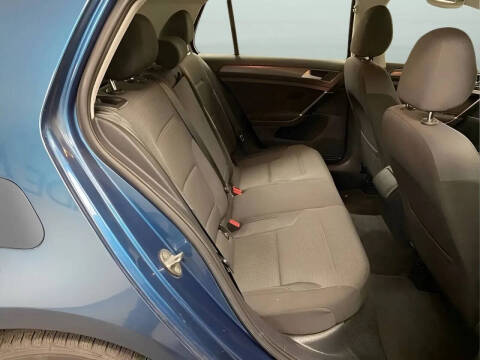 2019 Volkswagen Golf SE