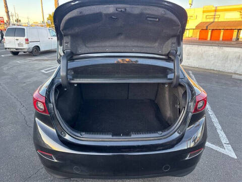 2017 Mazda MAZDA3 Touring