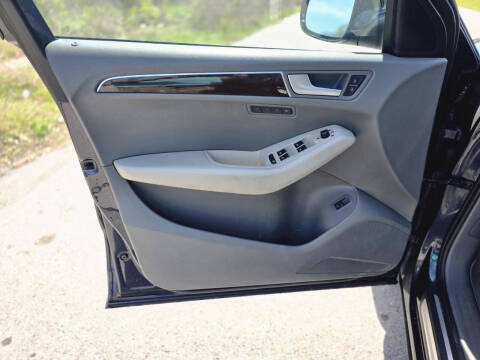 2012 Audi Q5 3.2 quattro Premium Plus