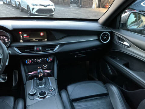 2018 Alfa Romeo Stelvio Ti Sport