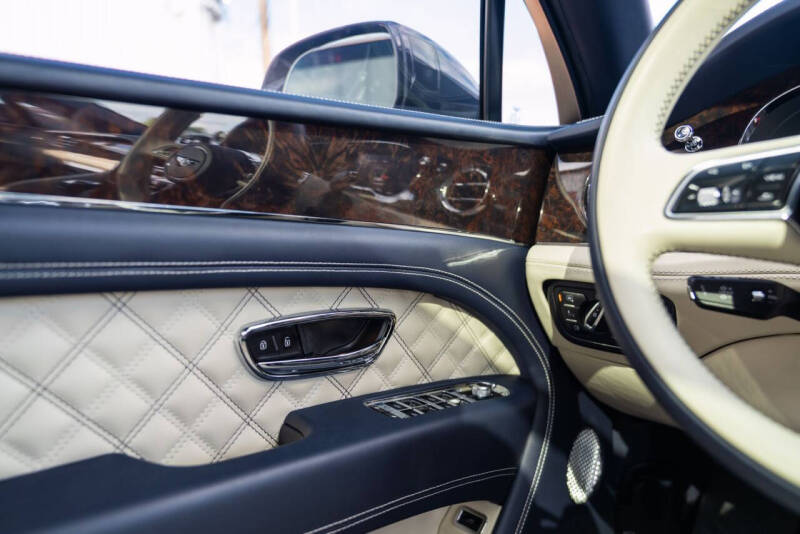 2021 Bentley Bentayga V8