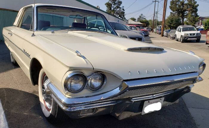 1964 Ford Thunderbird