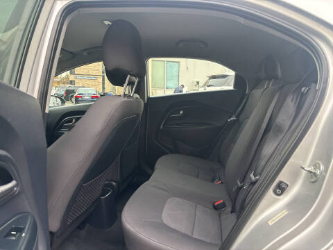 2014 Kia Rio 5-Door LX