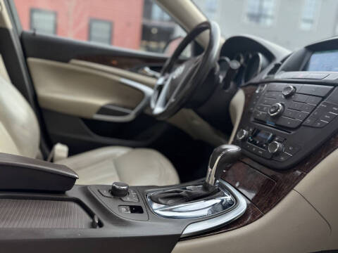 2012 Buick Regal Premium 2