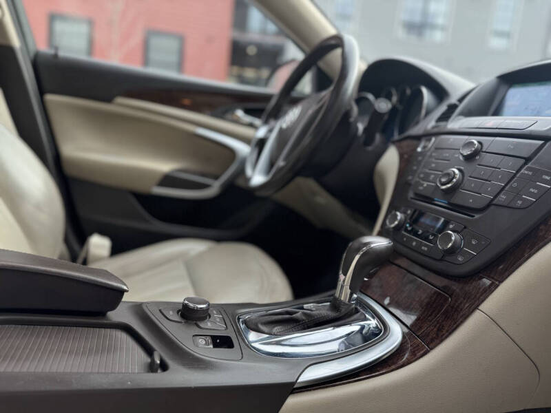 2012 Buick Regal Premium 2