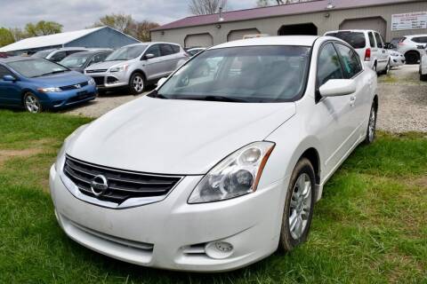 2010 Nissan Altima for sale at PINNACLE ROAD AUTOMOTIVE LLC in Moraine OH