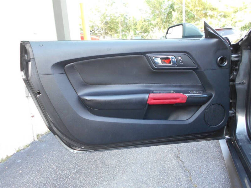 2016 Ford Mustang V6