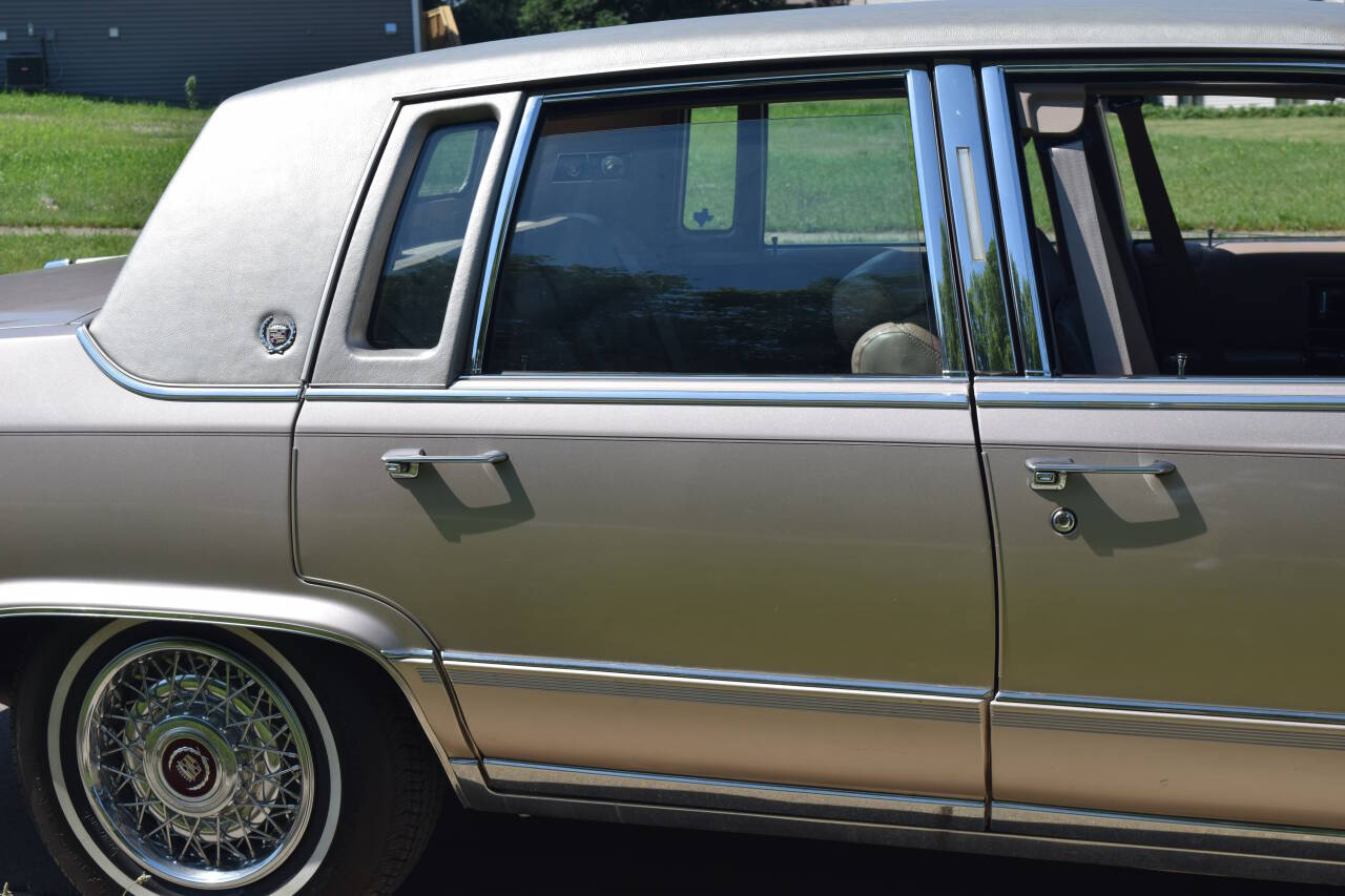 1991 Cadillac Brougham 77