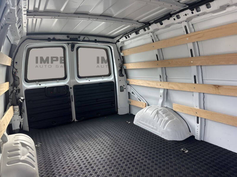 2023 GMC Savana 2500