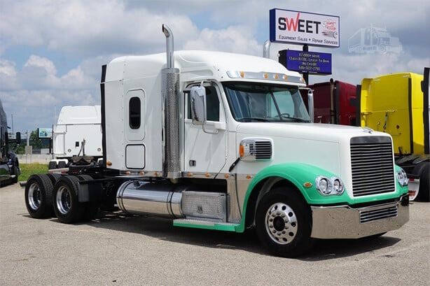 2016 Freightliner Coronado 132