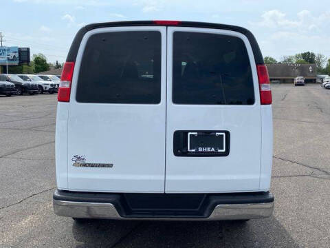 2025 Chevrolet Express LT 3500
