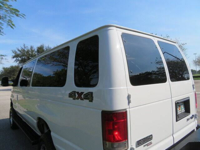 2014 Ford E-Series E-350 SD XLT