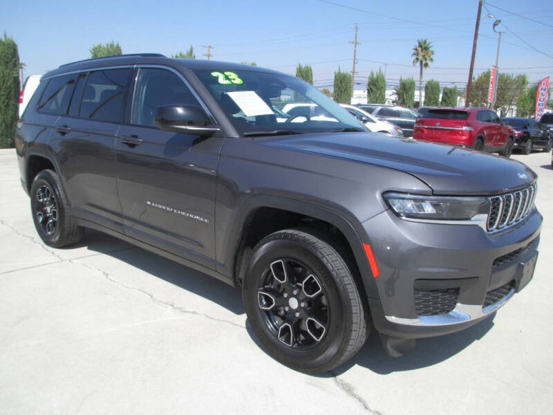 2023 Jeep Grand Cherokee L Laredo photo 2