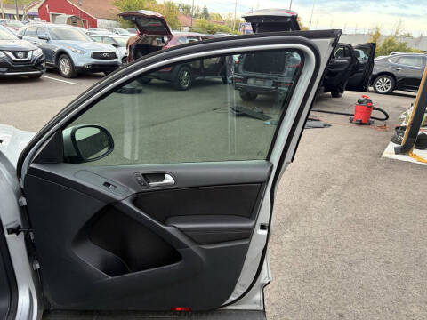 2017 Volkswagen Tiguan 2.0T Wolfsburg Edition