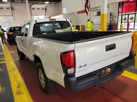 2019 Toyota Tacoma SR