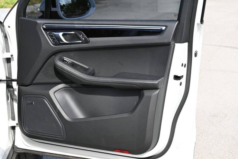 2021 Porsche Macan S