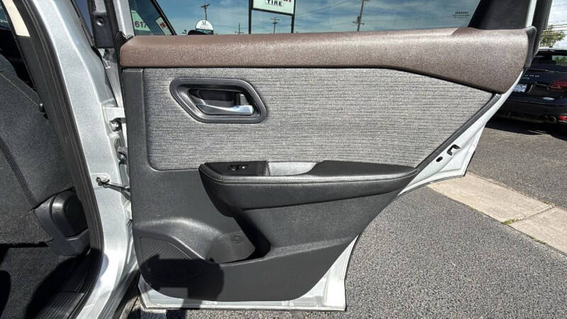 2022 Nissan Rogue SV