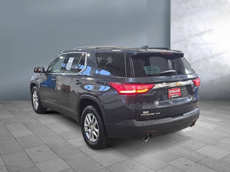 2021 Chevrolet Traverse LT Cloth