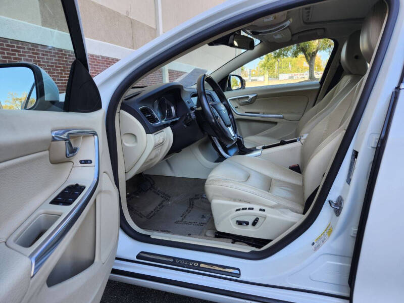 2014 Volvo S60 T5 Platinum