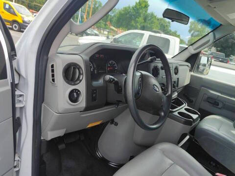 2013 Ford E-Series E-350 SD XL