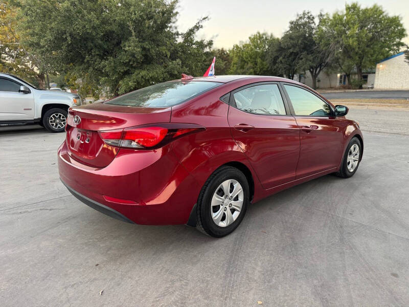 2016 Hyundai Elantra SE
