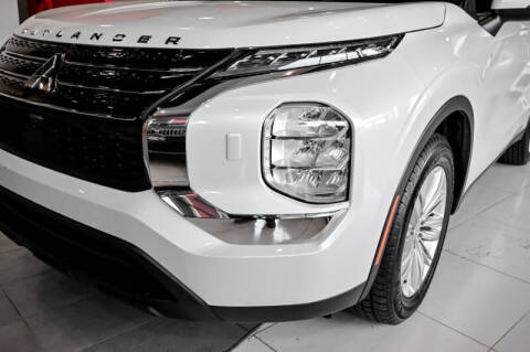 2024 Mitsubishi Outlander ES