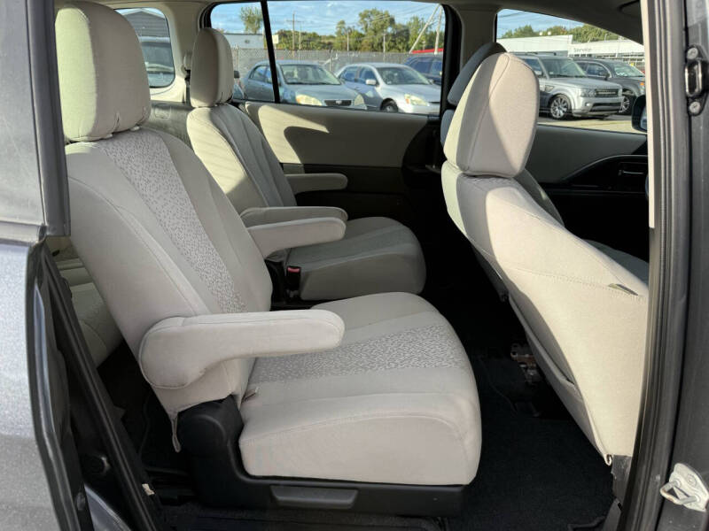 2012 Mazda MAZDA5 Sport