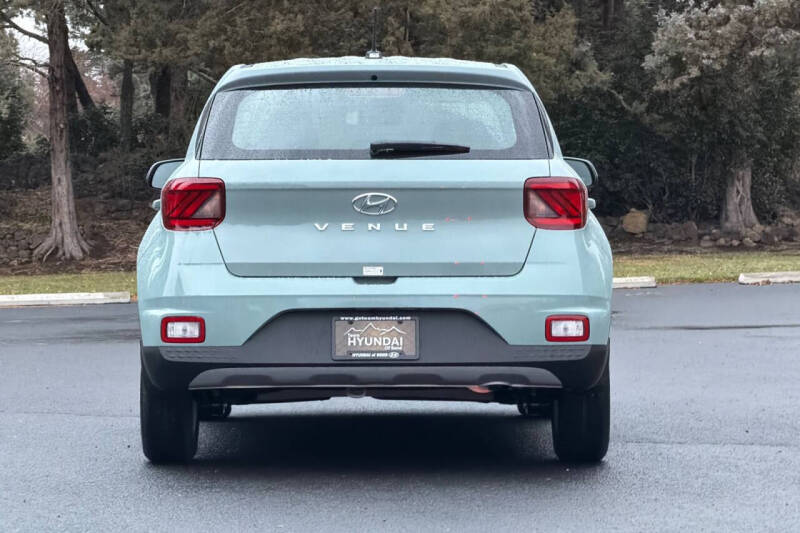 2026 Hyundai Venue SE