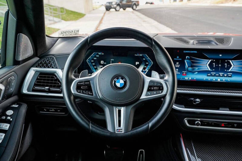 2025 BMW X7 M60i