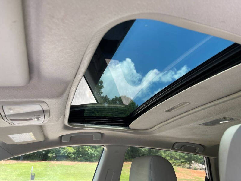 2012 Nissan Rogue SV w/SL Package