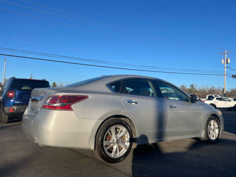 2013 Nissan Altima Sedan SV photo 9