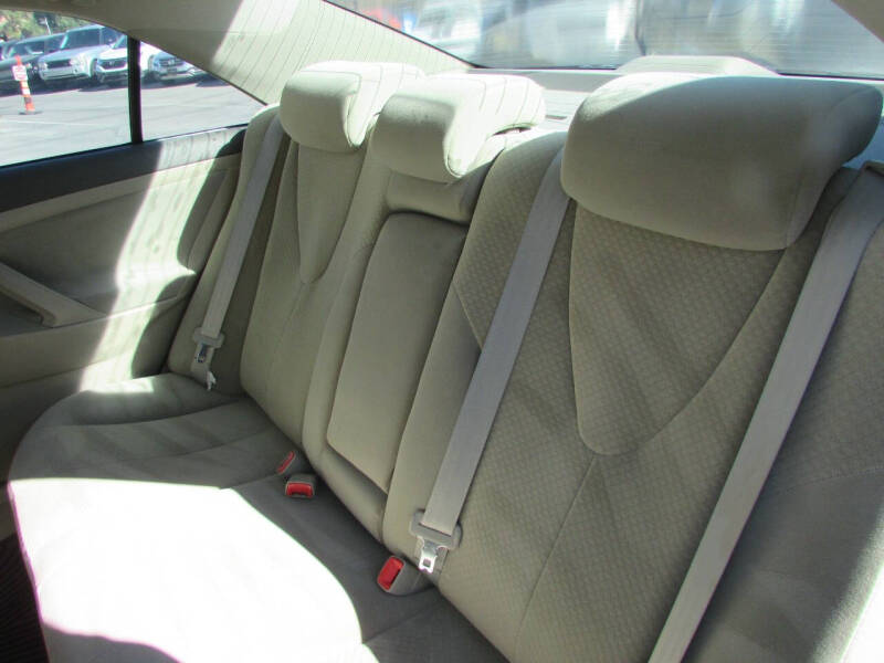 2007 Toyota Camry LE photo 40