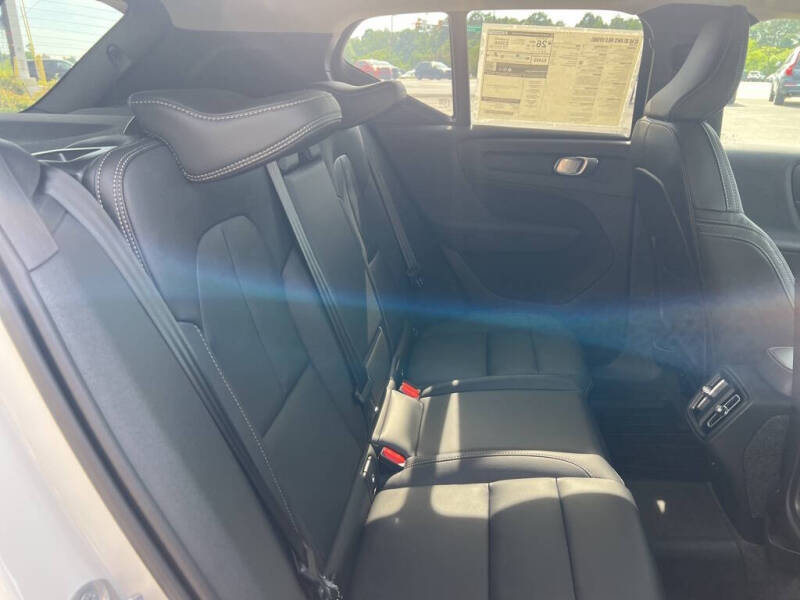 2026 Volvo XC40 B5 Core