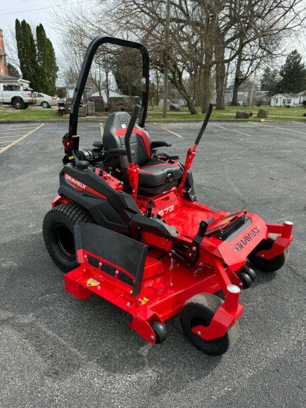 2026 Gravely PRO TURN 572 72"