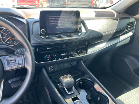 2022 Nissan Rogue SV