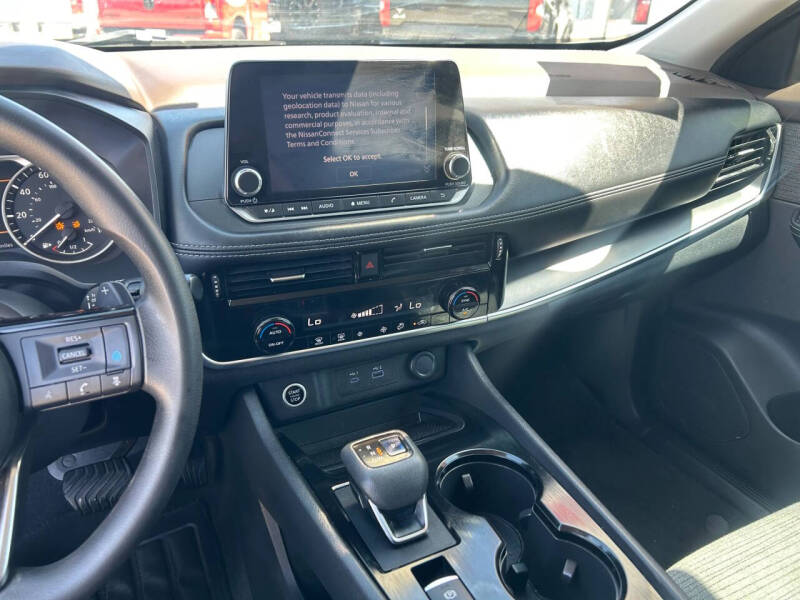2022 Nissan Rogue SV