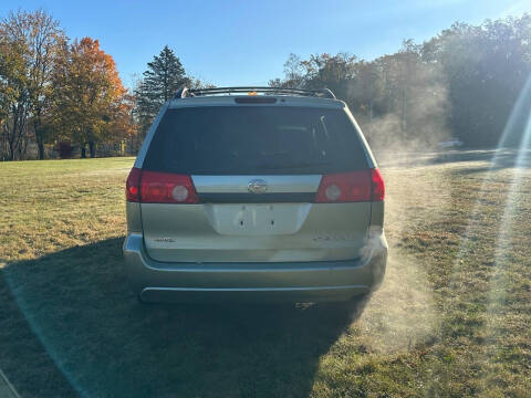 2008 Toyota Sienna CE 7-Passenger