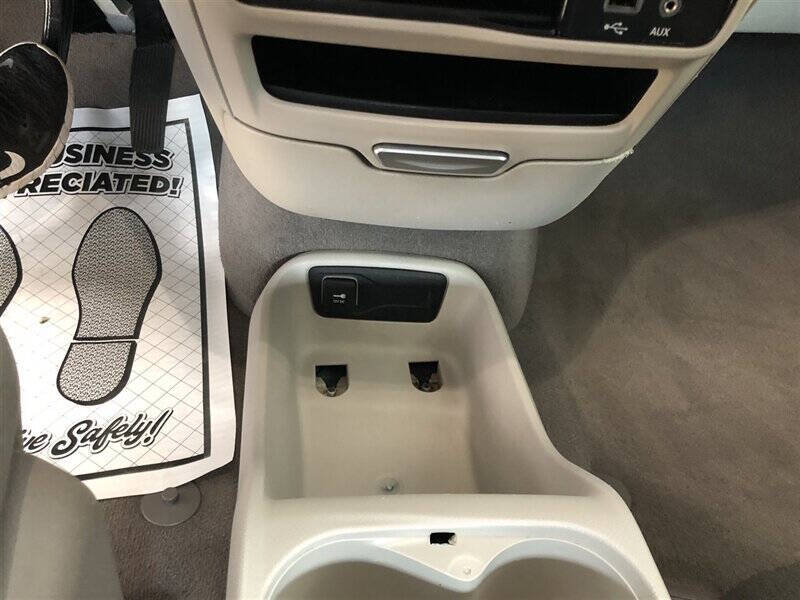 2020 Chrysler Voyager LX