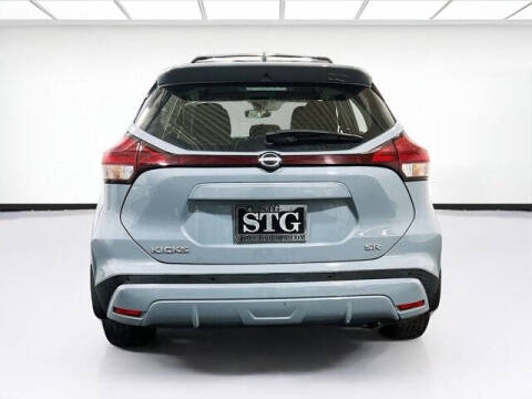 2022 Nissan Kicks SR